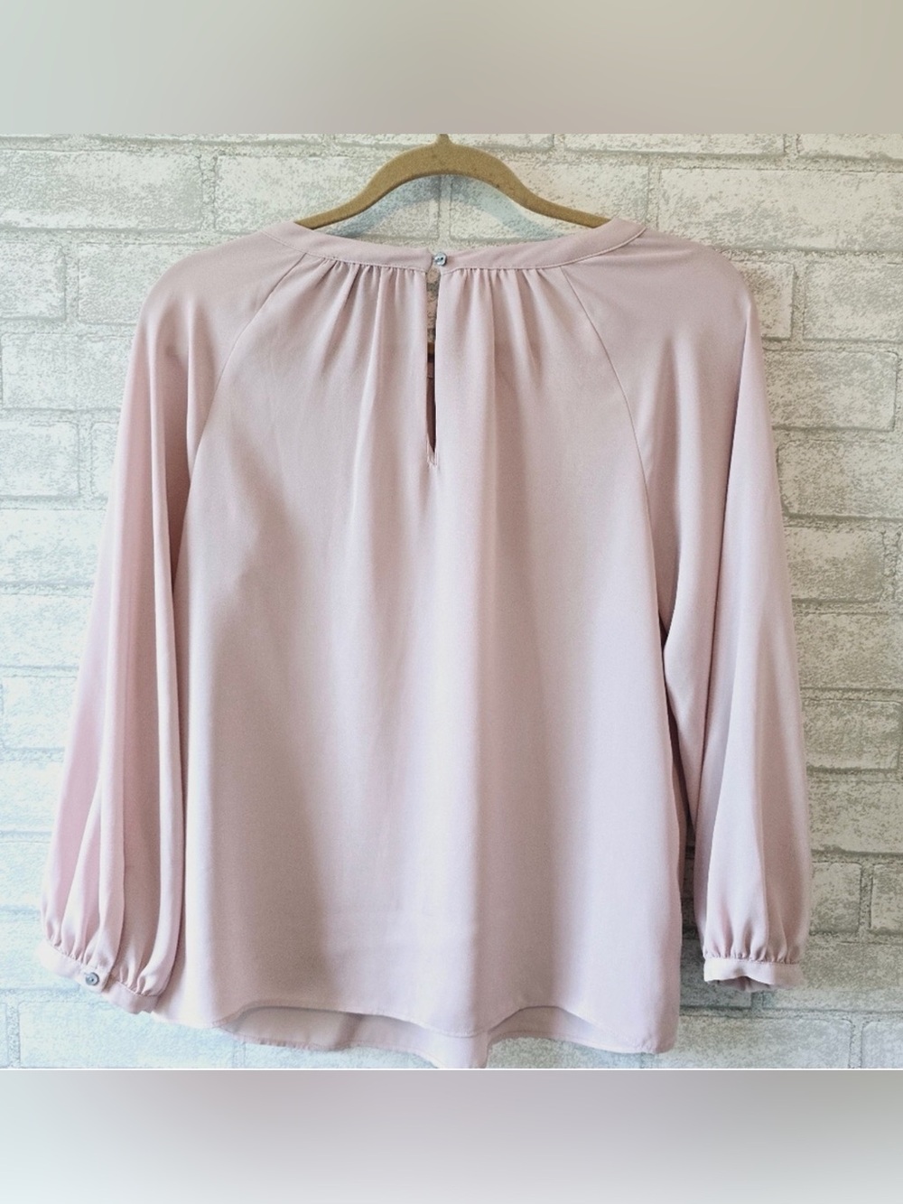 Ann Taylor Blush Pink Long Sleeve Pleated Blouse size SMALL PETITE - Picture 4 of 5